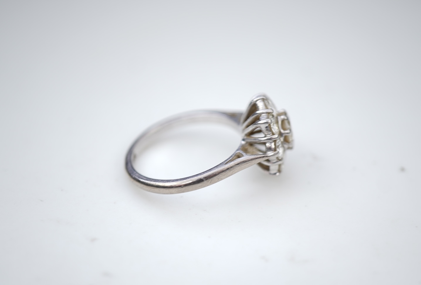 A diamond cluster ring